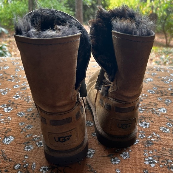 Ugg Women's W Meadow, Chestnut,6 M US GUC - Picture 9 of 14